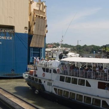 Vollständige Kanal Durchfahrt