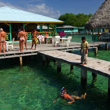 Dolphins Bay, Crawl Cay, Red Frog Beach